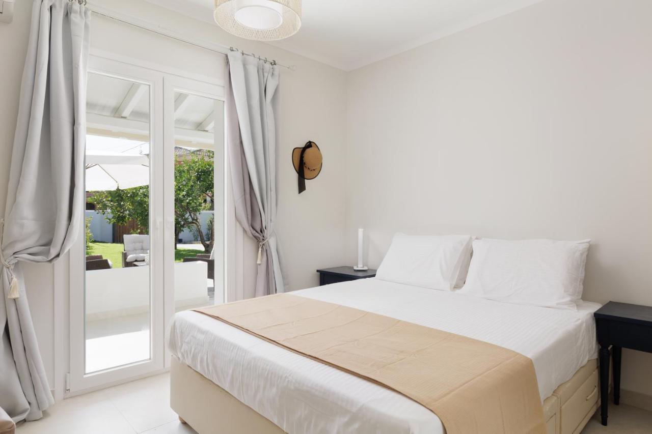 Walnut House - Peaceful Private Garden Villa