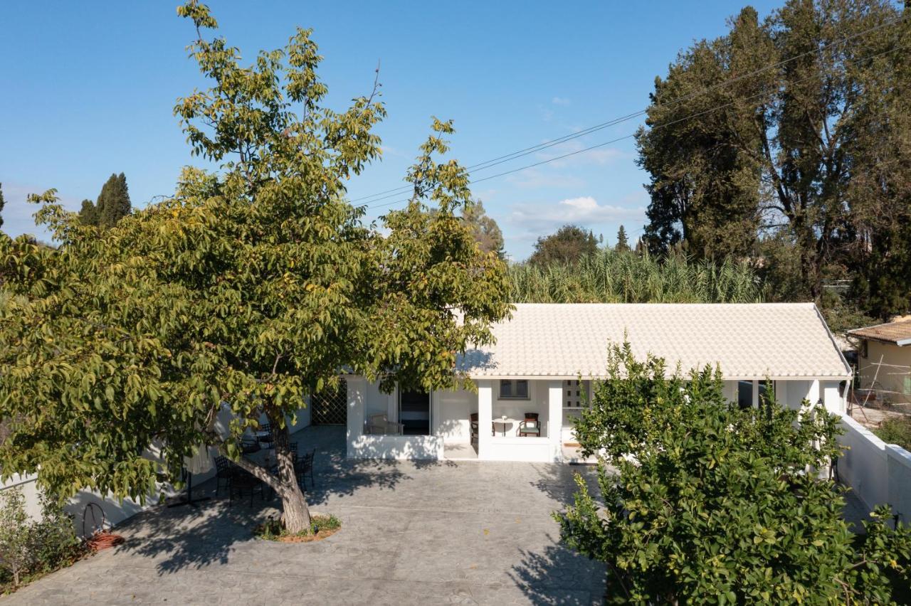 Walnut House - Peaceful Private Garden Villa *