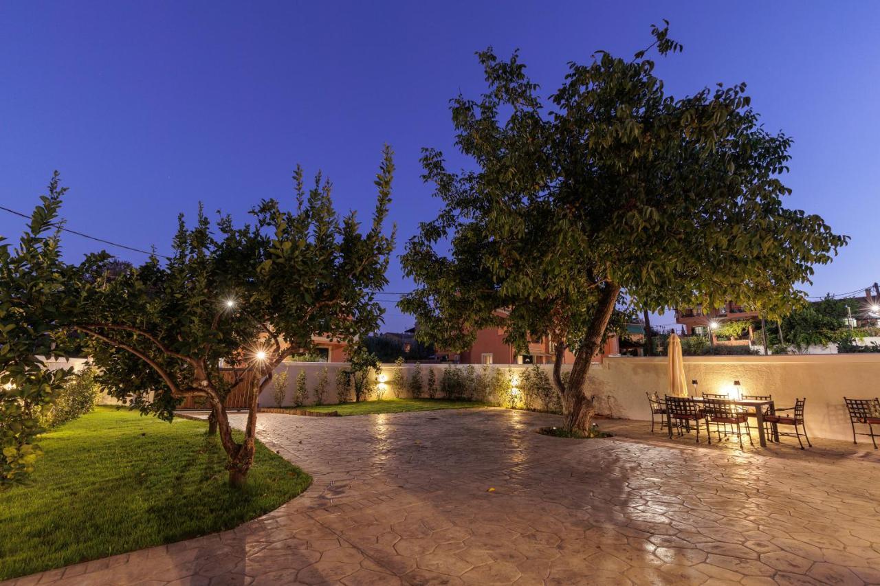 Walnut House - Peaceful Private Garden Villa *