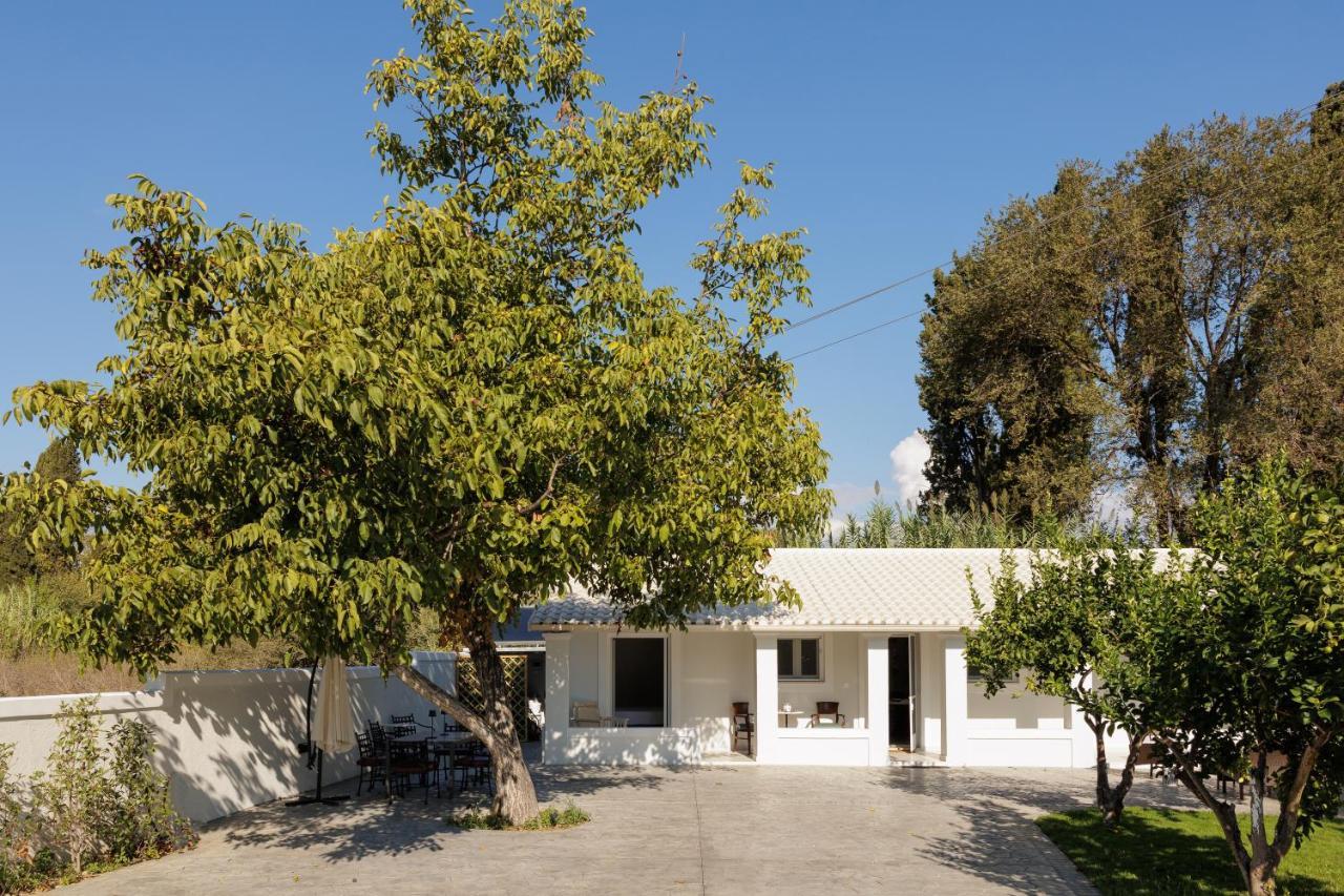 Walnut House - Peaceful Private Garden Villa *